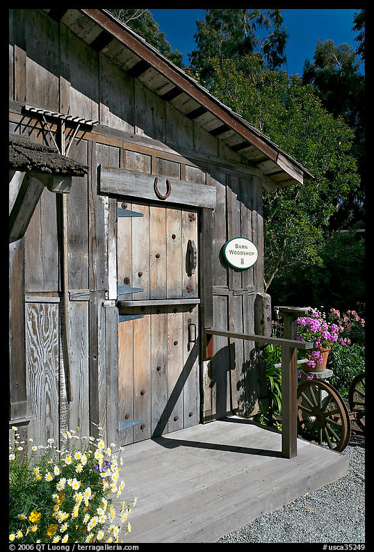 Barn-style shop, Allied Arts Guild. Menlo Park, SF Bay area, California, USA