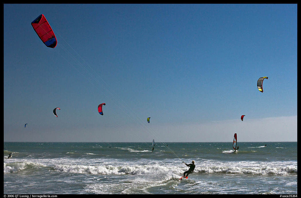 Kite surfing and wind surfing, Waddell Creek Beach. SF Bay area, California, USA