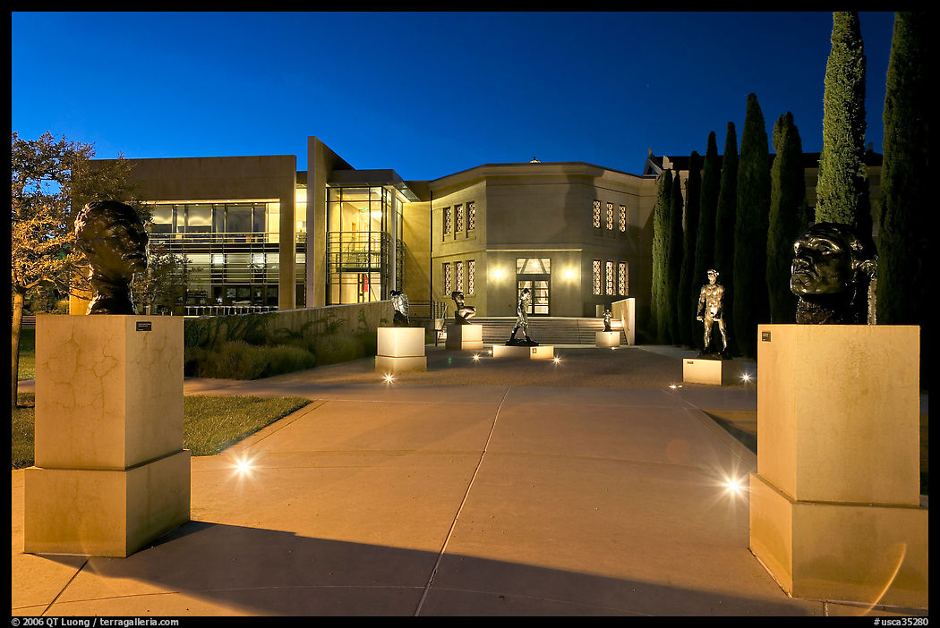 Cantor Art Center at night with Rodin sculpture garden. Stanford University, SF Bay area, California, USA