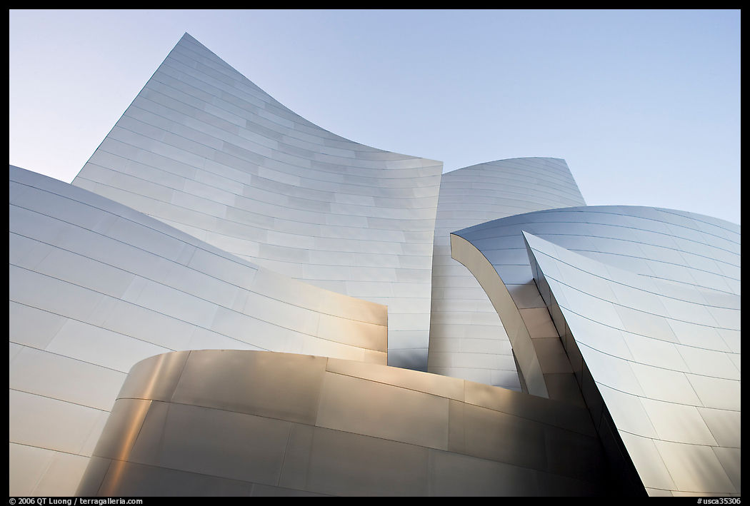 Stainless steel surfaces of the Gehry designed Walt Disney Concert Hall. Los Angeles, California, USA