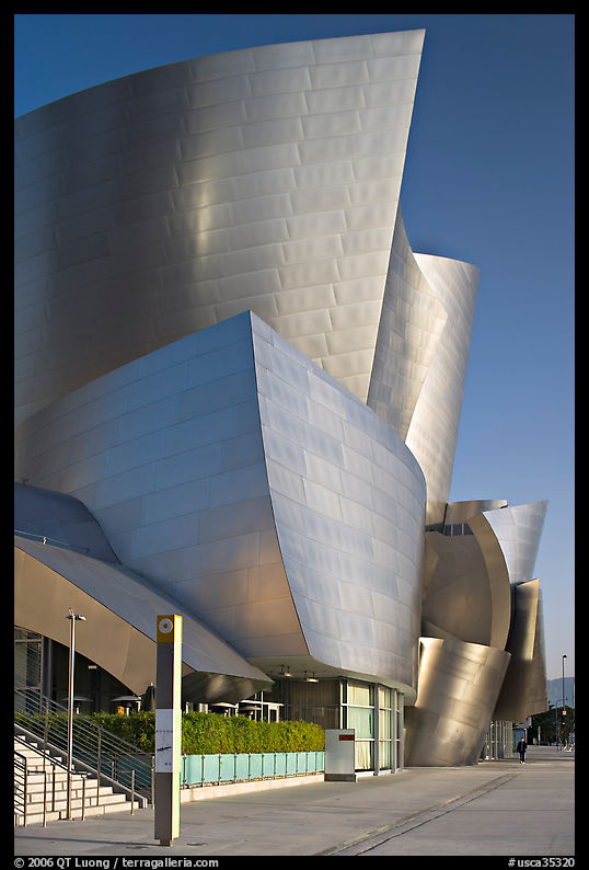 Silvery architecture of the Walt Disney Concert Hall, early morning. Los Angeles, California, USA