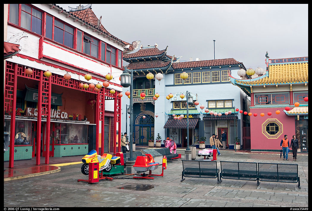 Square, Chinatown. Los Angeles, California, USA