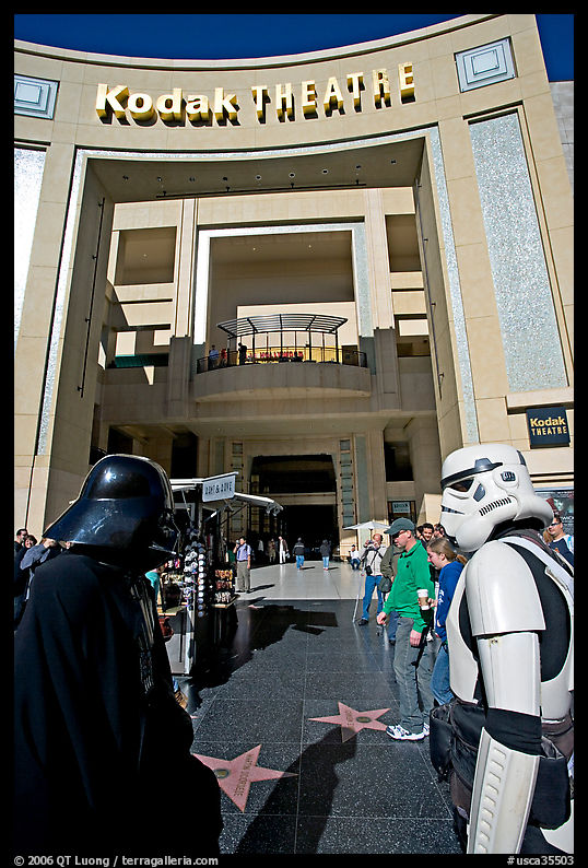 People dressed as Star Wars characters in front of the Kodak Theater, home of the Academy Awards. Hollywood, Los Angeles, California, USA