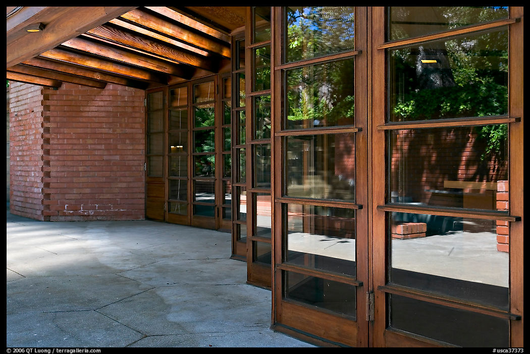 Windows outside the Library, Hanna House, a Frank Lloyd Wright masterpiece. Stanford University, SF Bay area, California, USA