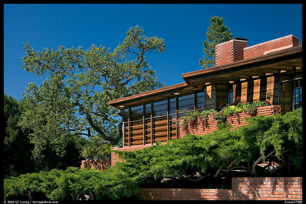 Living room side, Hanna House, a Frank Lloyd Wright masterpiece. Stanford University, SF Bay area, California, USA