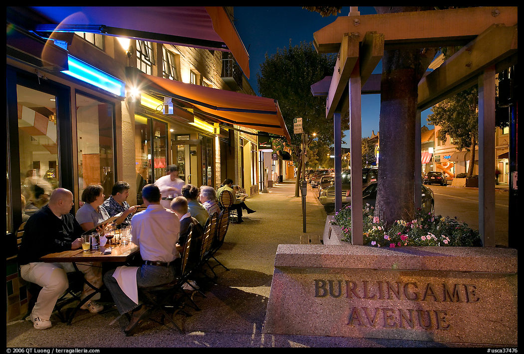 Outdoor dining on Burlingame Avenue. Burlingame, SF Bay area, California, USA