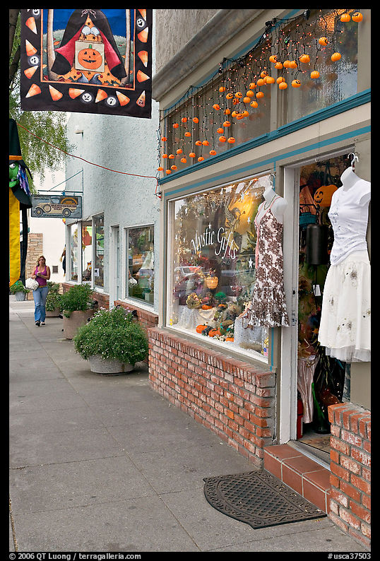 Giftshop decorated with pumpkins. Half Moon Bay, California, USA