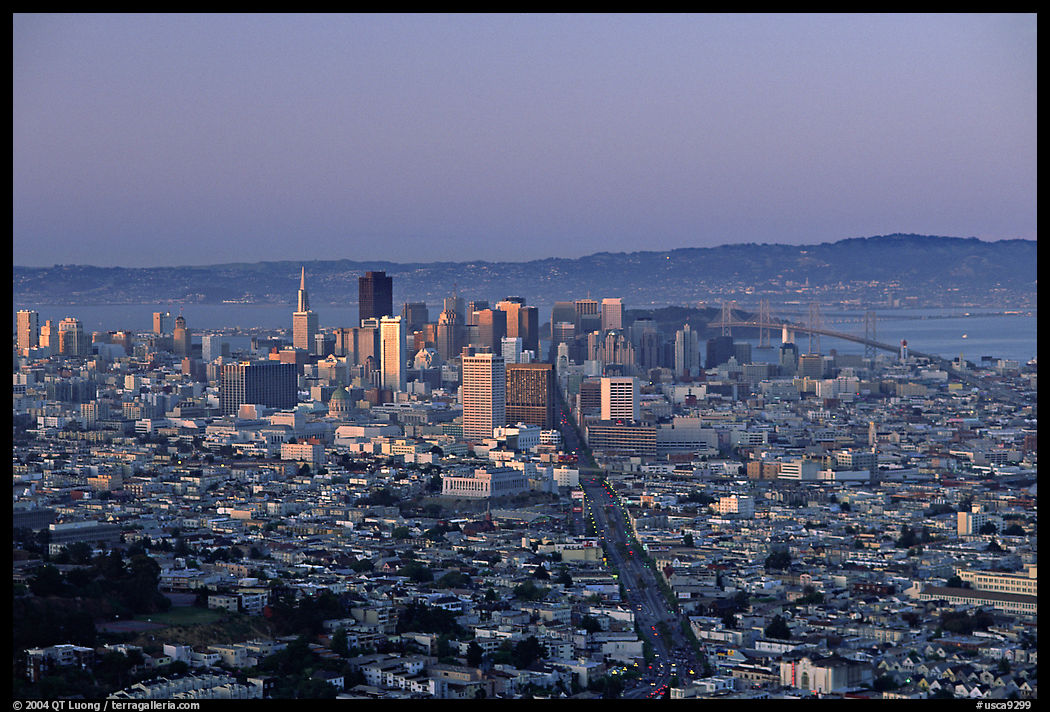 Skyline and Market avenue from Twin Peaks, dusk. San Francisco, California, USA