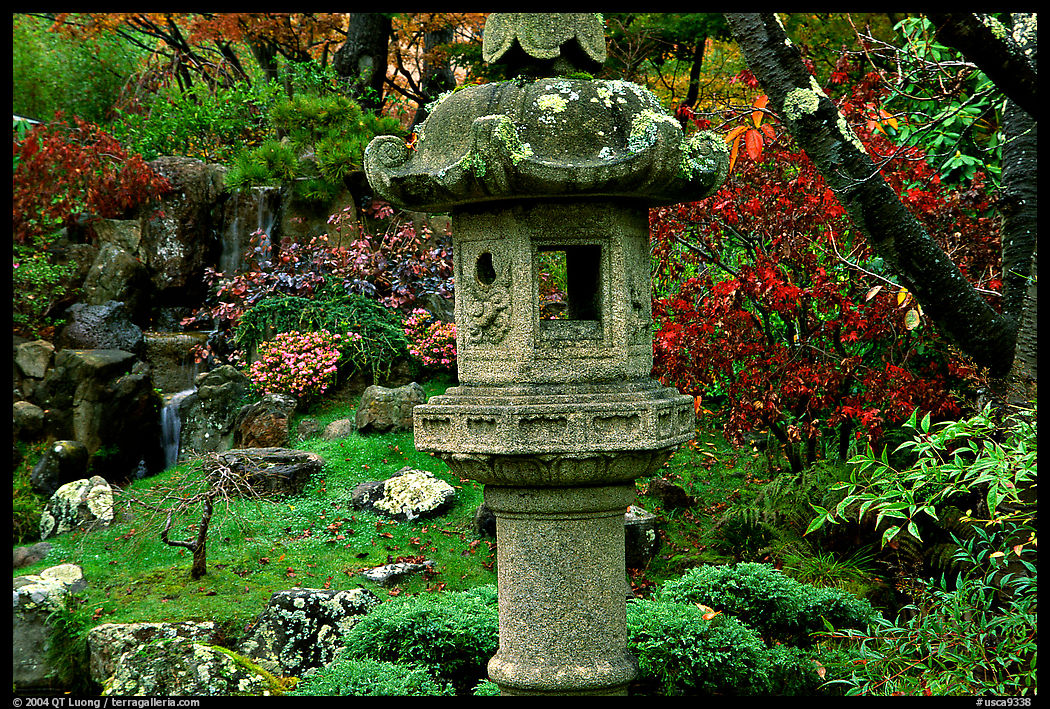 Urn, Japanese Garden, Golden Gate Park. San Francisco, California, USA
