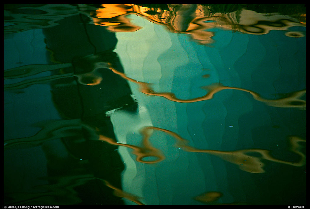 Reflexions of Oracle corporate buildings. Redwood City, SF Bay area, California, USA