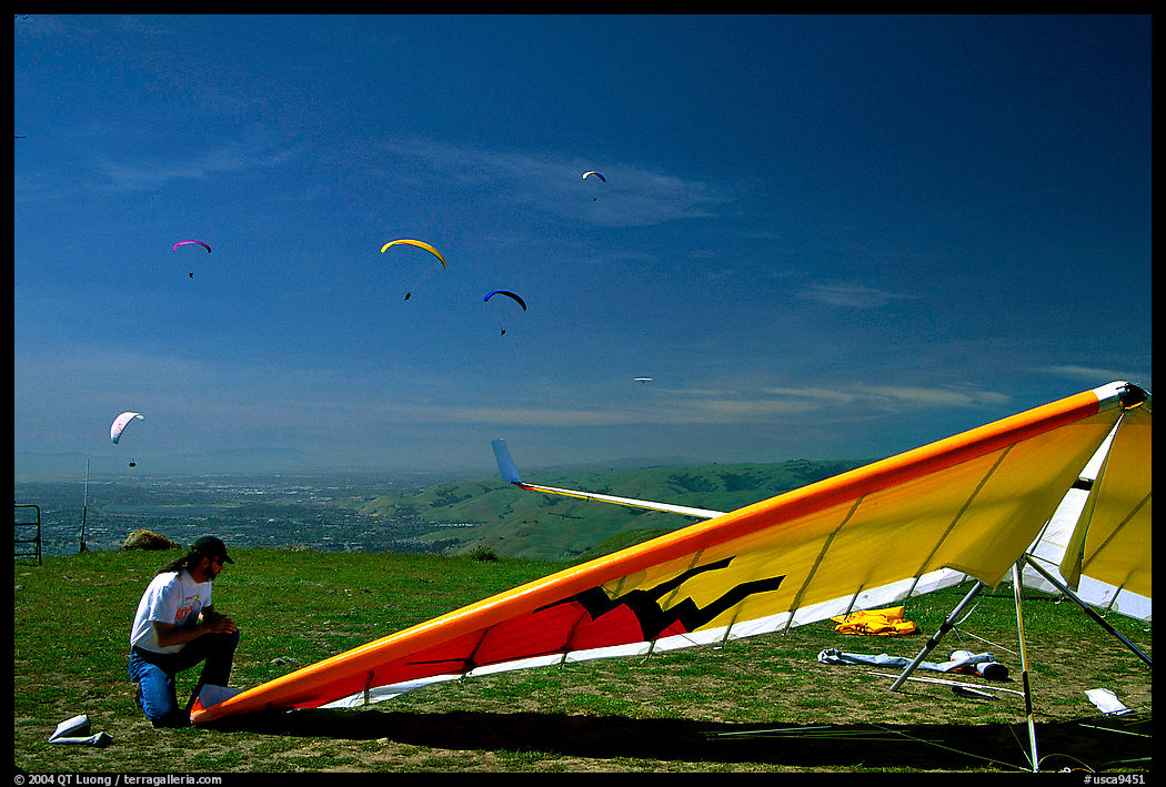 Hand-glider   Mission Peak Regional Park. SF Bay area, California, USA