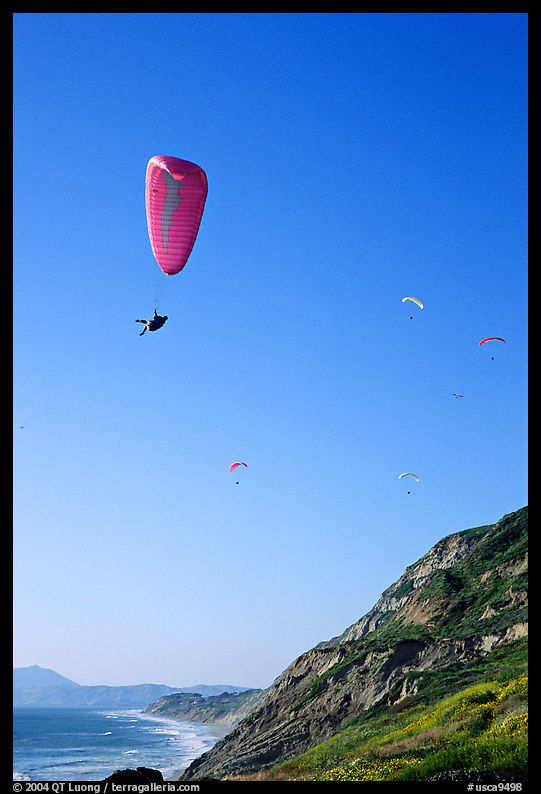 Paragliding above a sea cliff, the Dumps, Pacifica. San Mateo County, California, USA