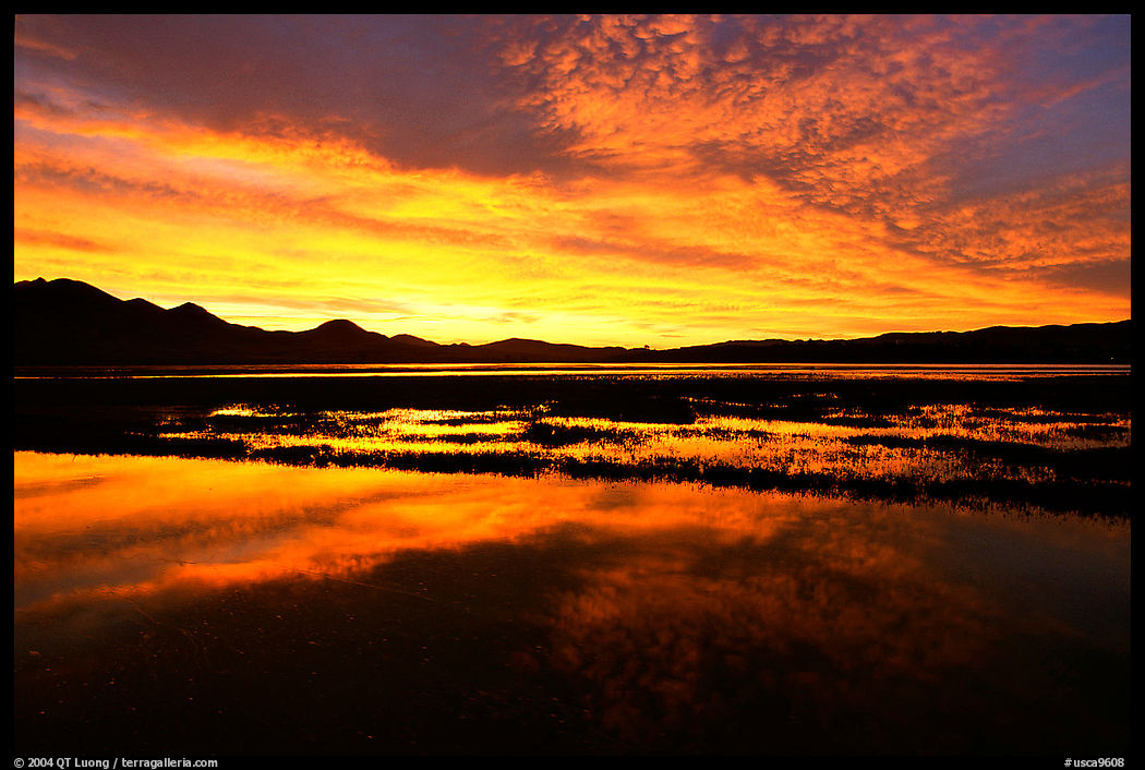 Sunrise near Morro Bay. Morro Bay, USA