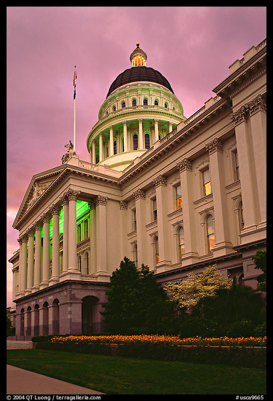 State capitol, dusk. Sacramento, California, USA