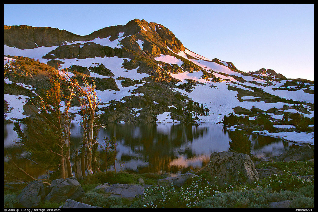 Round Top Peak and Winnemucca Lake, sunset. Mokelumne Wilderness, Eldorado National Forest, California, USA