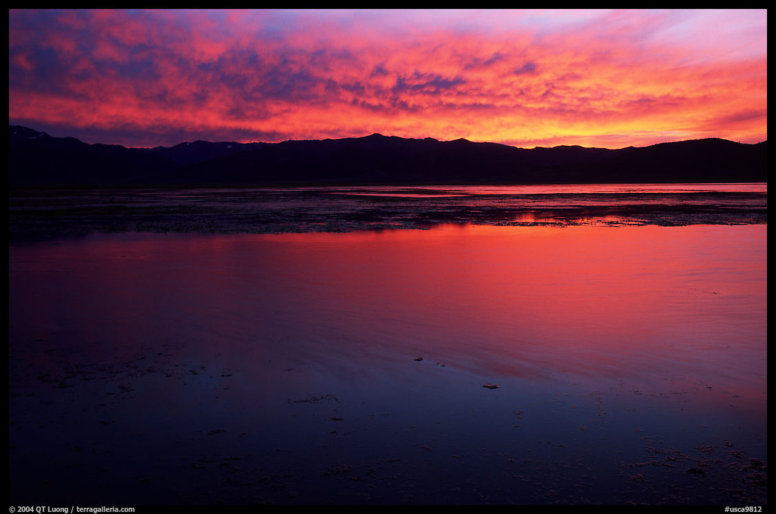 Bridgeport Reservoir, sunset. California, USA