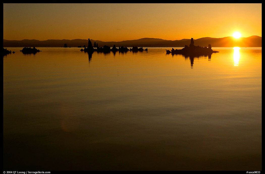 Tufa towers and rising sun. Mono Lake, California, USA