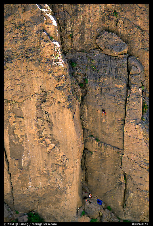 Climbers in Owens River Gorge. California, USA