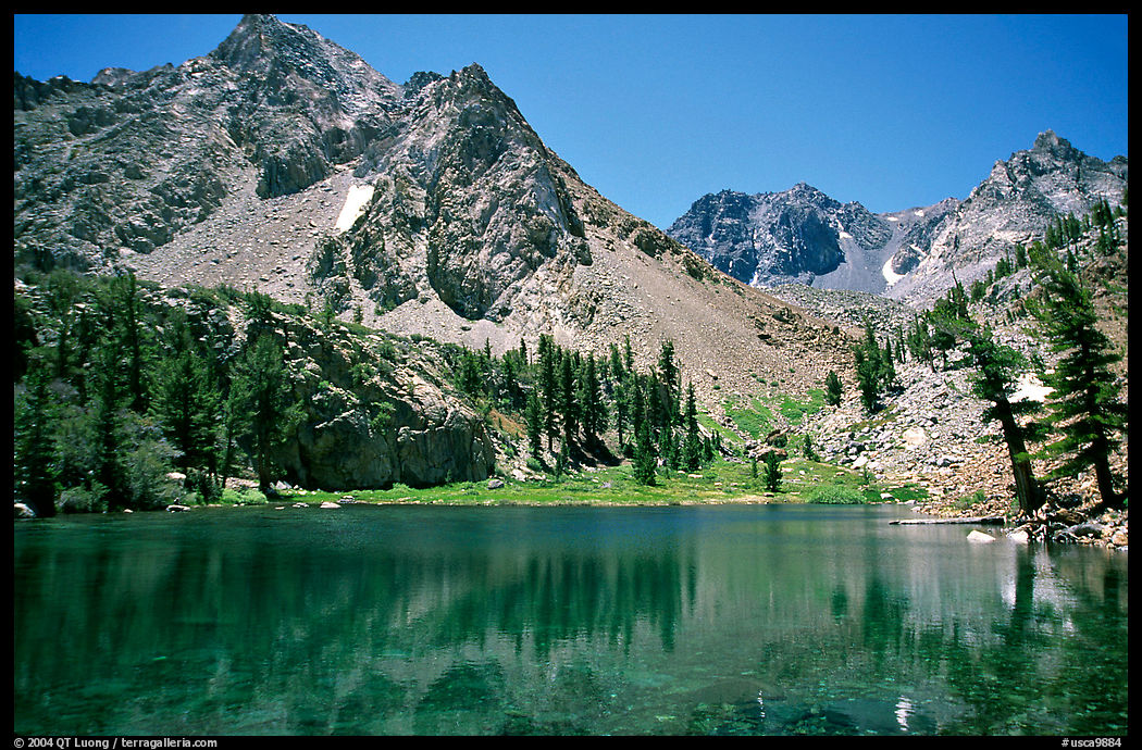 Emerald waters of a mountain lake, Inyo National Forest. California, USA