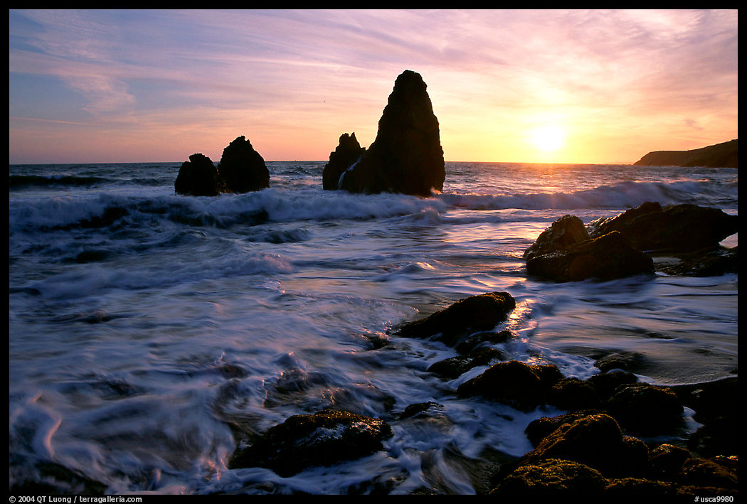Seastacks, Rodeo Beach, Sunset. SF Bay area, California, USA