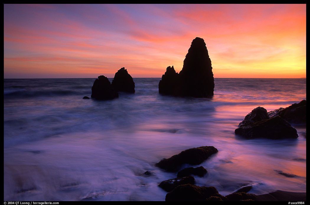 Seastacks, Rodeo Beach, Sunset. SF Bay area, California, USA