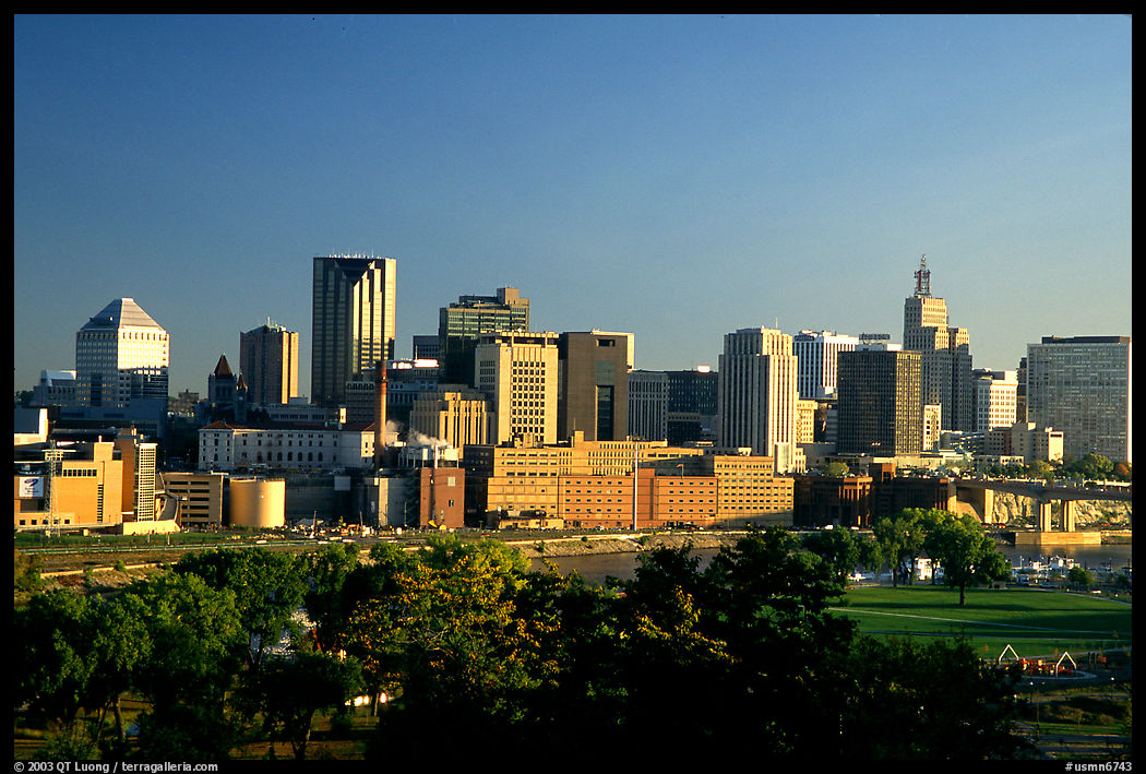 Saint Paul skyline, early morning. Minnesota, USA