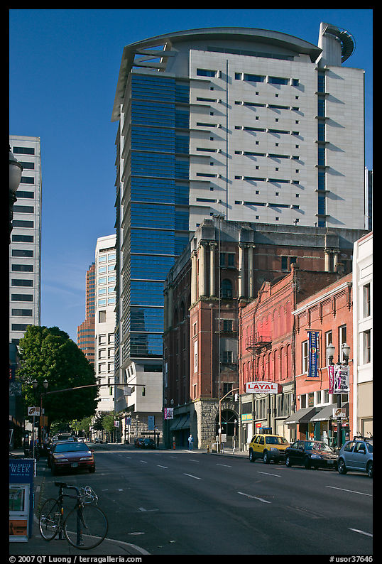 Historic and contemporary buildings, downtown. Portland, Oregon, USA