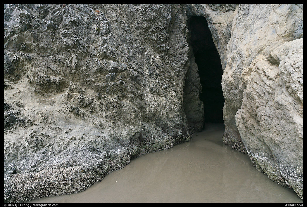 Seacave entrance. Bandon, Oregon, USA