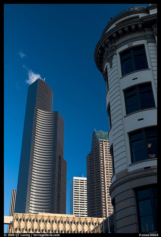 Skyscrapper and vintage buiding. Seattle, Washington