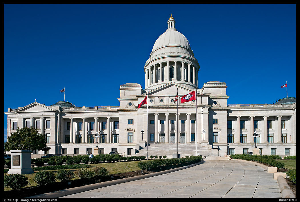 Walkway leading to the Arkansas Capitol. Little Rock, Arkansas, USA