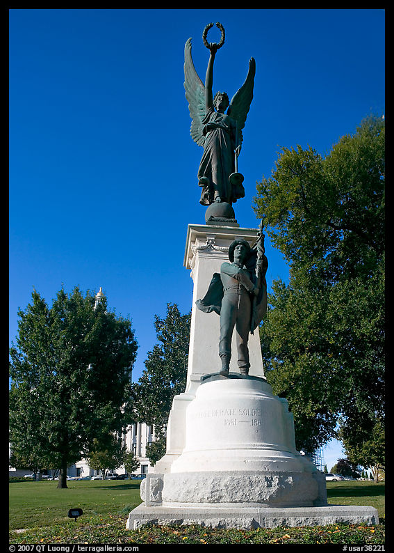 Monument to soldiers of the Confederacy. Little Rock, Arkansas, USA