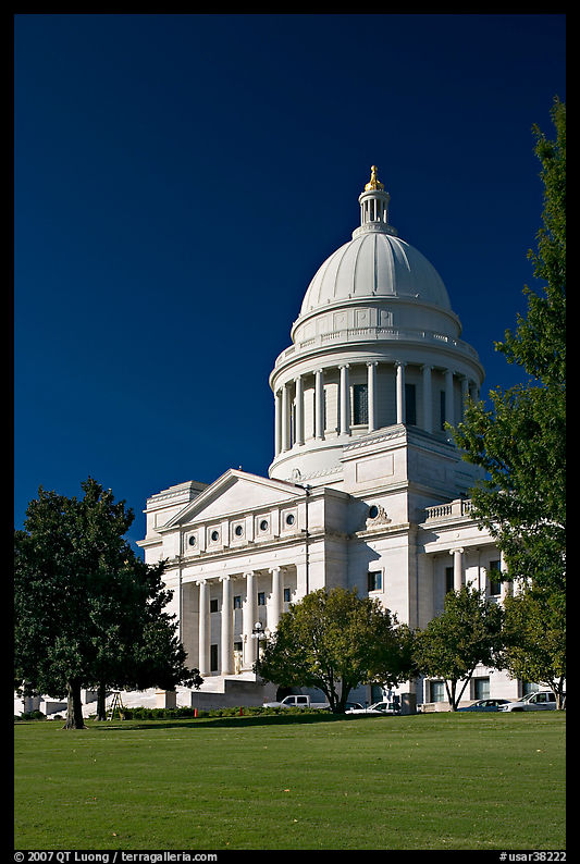 Lawn and Arkansas State Capitol. Little Rock, Arkansas, USA
