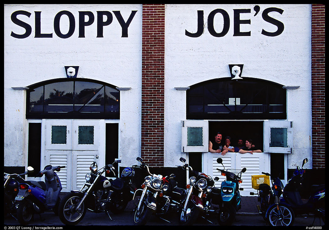 Motorbikes in front of Sloppy Joe's. Key West, Florida, USA