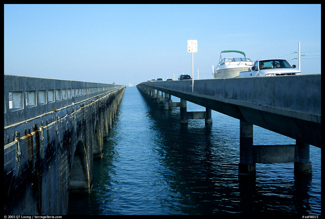 Old and new Seven-mile bridges. The Keys, Florida, USA