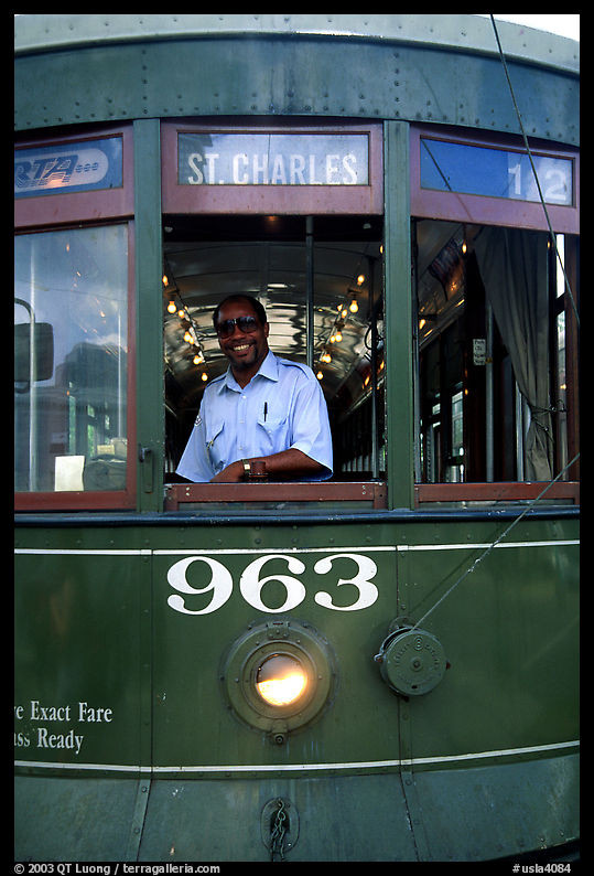 Saint-Charles tramway, Garden District. New Orleans, Louisiana, USA
