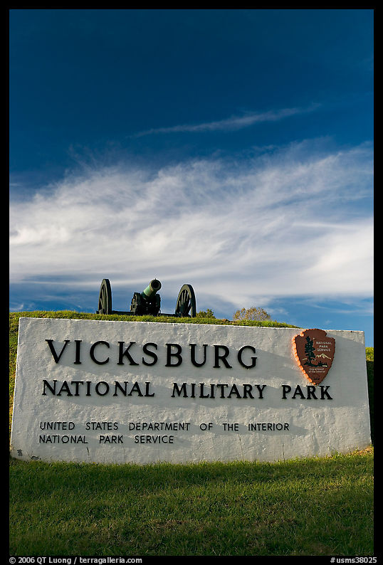 Entrance sign, Vicksburg National Military Park. Vicksburg, Mississippi, USA