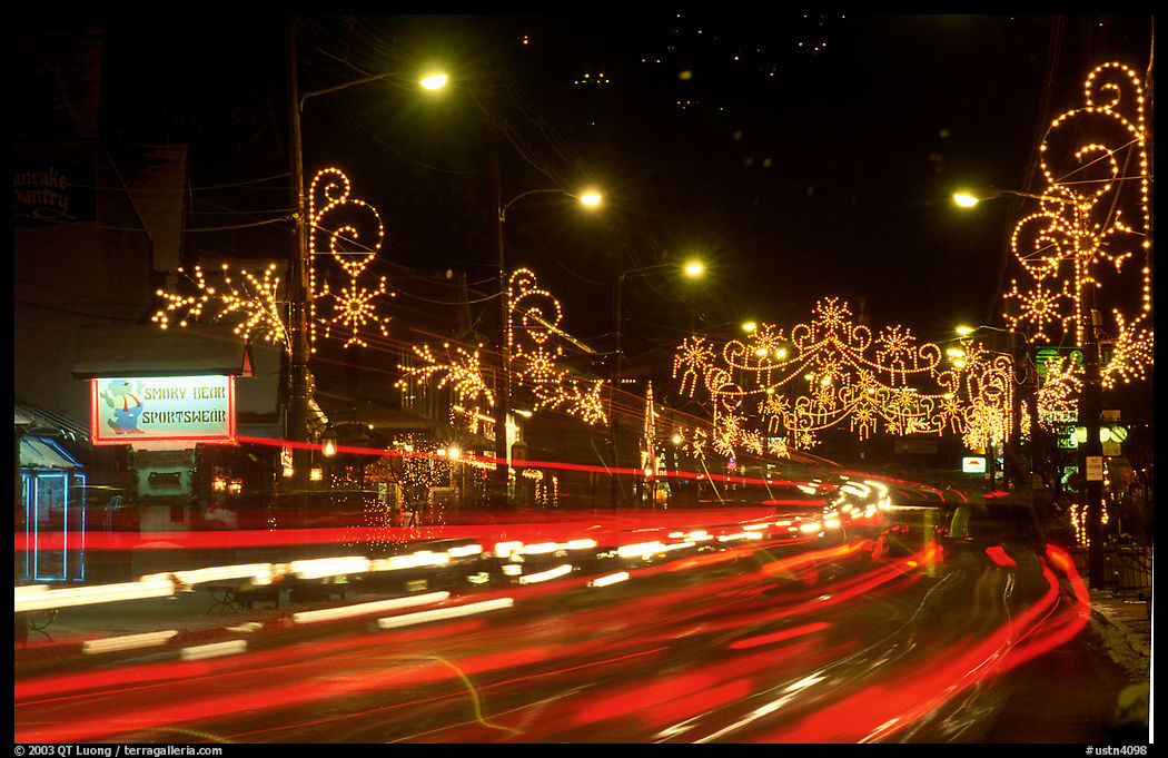 Christmas lights and traffic. Tennessee, USA