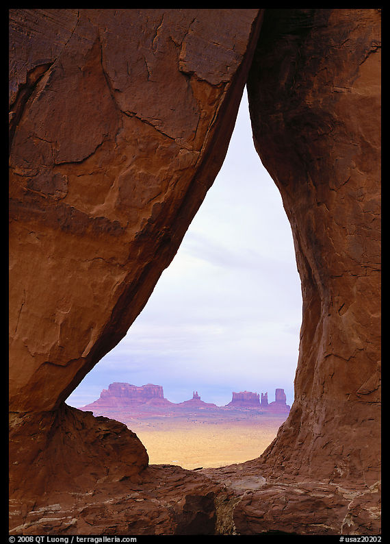 Teardrop Arch. Monument Valley Tribal Park, Navajo Nation, Arizona and Utah, USA