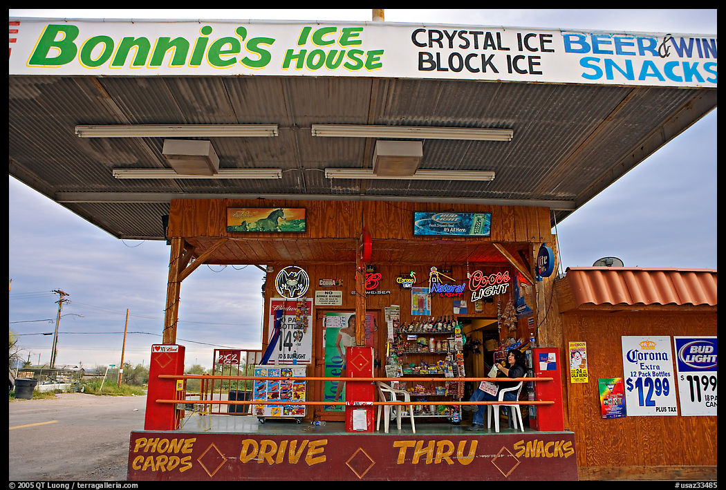 Drive-in convenience store. Arizona, USA