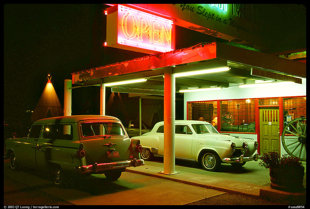 Old American cars in front of motel, Holbrook. Arizona, USA