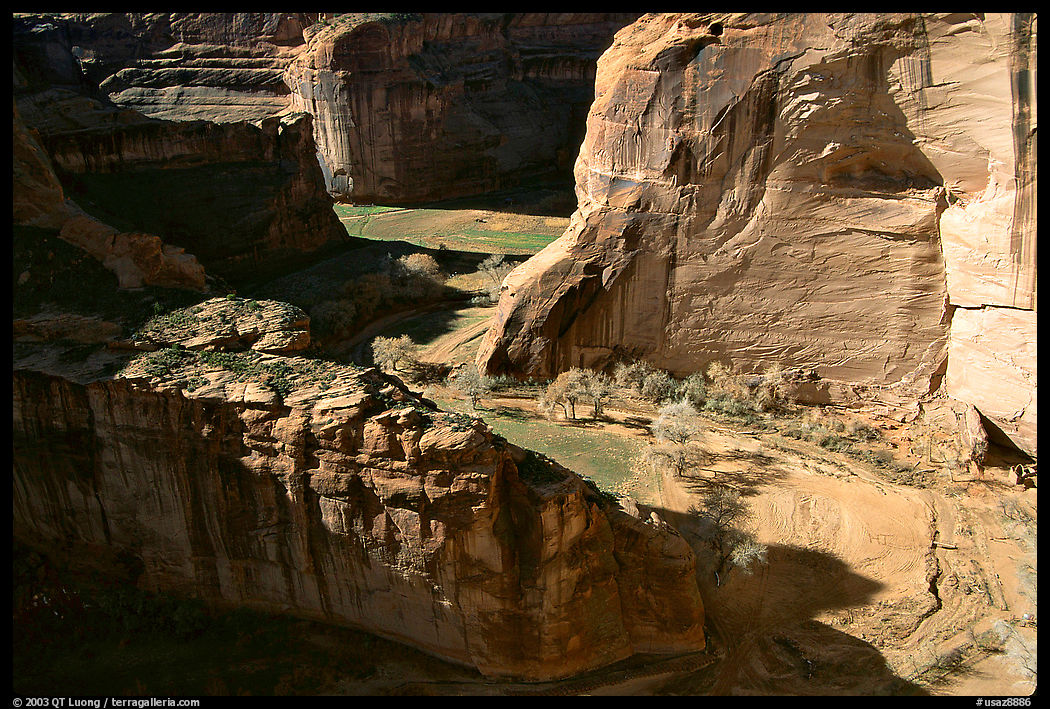 Walls and Canyon de Muerto, Anteloped House overlook. Canyon de Chelly  National Monument, Arizona, USA