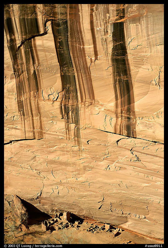 Ruins of Antelope House below huge walls. Canyon de Chelly  National Monument, Arizona, USA