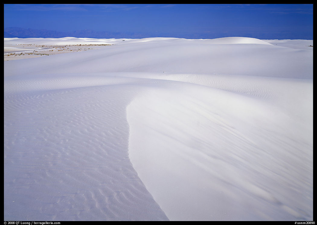 White sand dunes, White Sands National Monument. New Mexico, USA