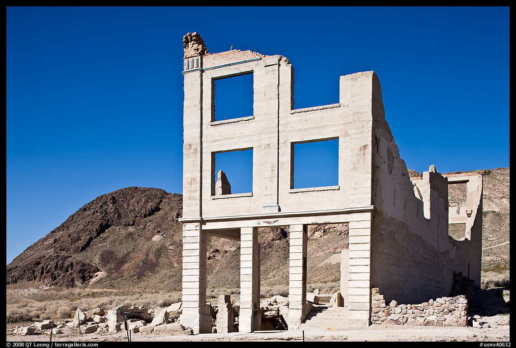 Ruined bank in  Ryolite ghost town. Nevada, USA