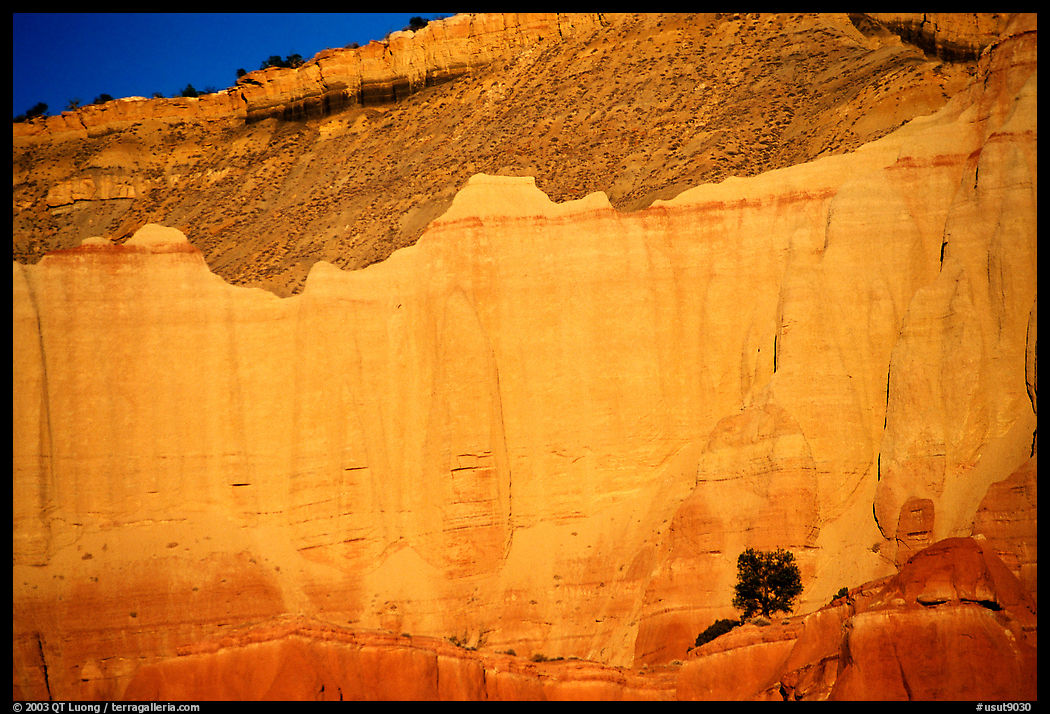 Red cliffs of Entrada sandstone, sunset, Kodachrome Basin State Park. Utah, USA