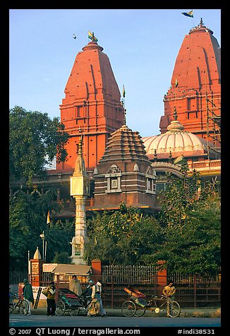 Hindu shrine. New Delhi, India (color)