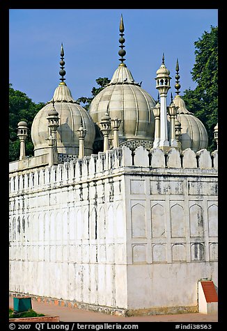 Moti Masjid (Pearl Mosque), enclosed between walls aligned with the rest of the Red Fort. New Delhi, India