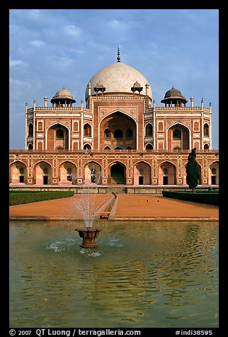 Basin and main tomb of the Emperor Humayun, afternoon. New Delhi, India (color)