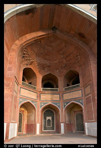 Entrance to main mausoleum, Humayun's tomb. New Delhi, India