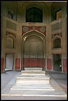 Tomb inside cenotaph, Humayun's tomb. New Delhi, India